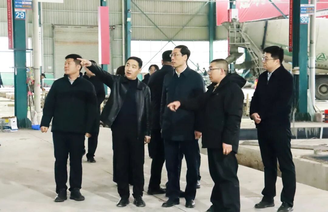 區(qū)委書記王營蒞臨卓越精工督導(dǎo)復(fù)工復(fù)產(chǎn)及項目建設(shè)工作